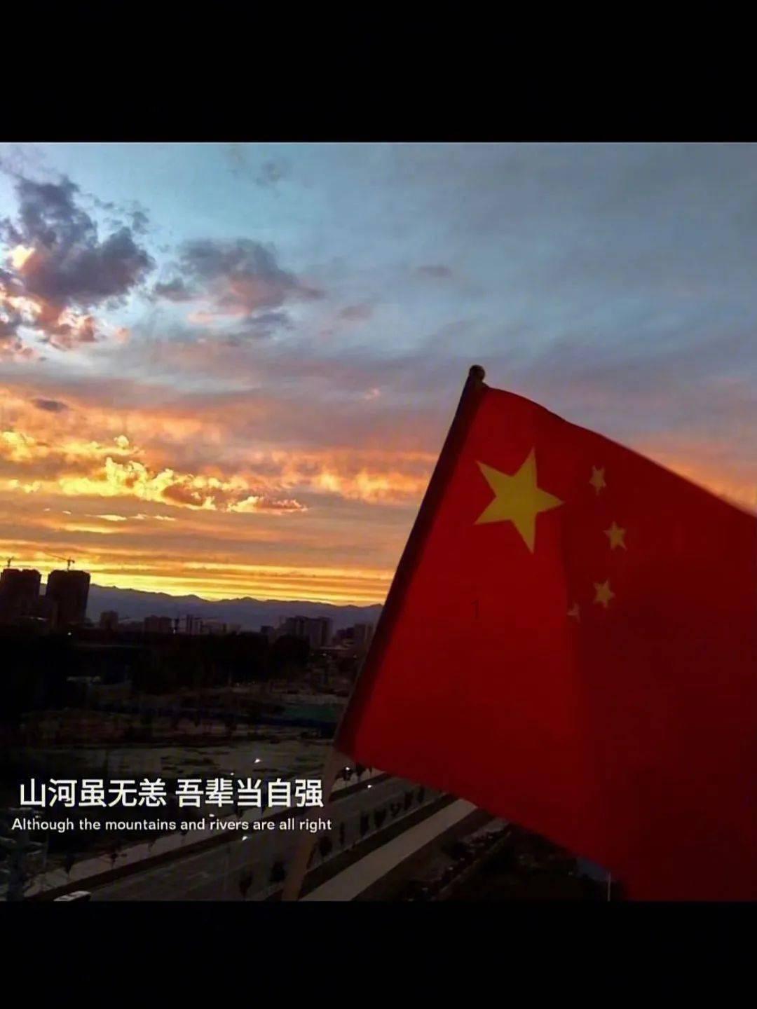 可爱女孩参加宴会