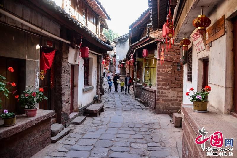 路人镜头下的景甜长啥样？关掉10级美颜后，终于赞同张继科审美了